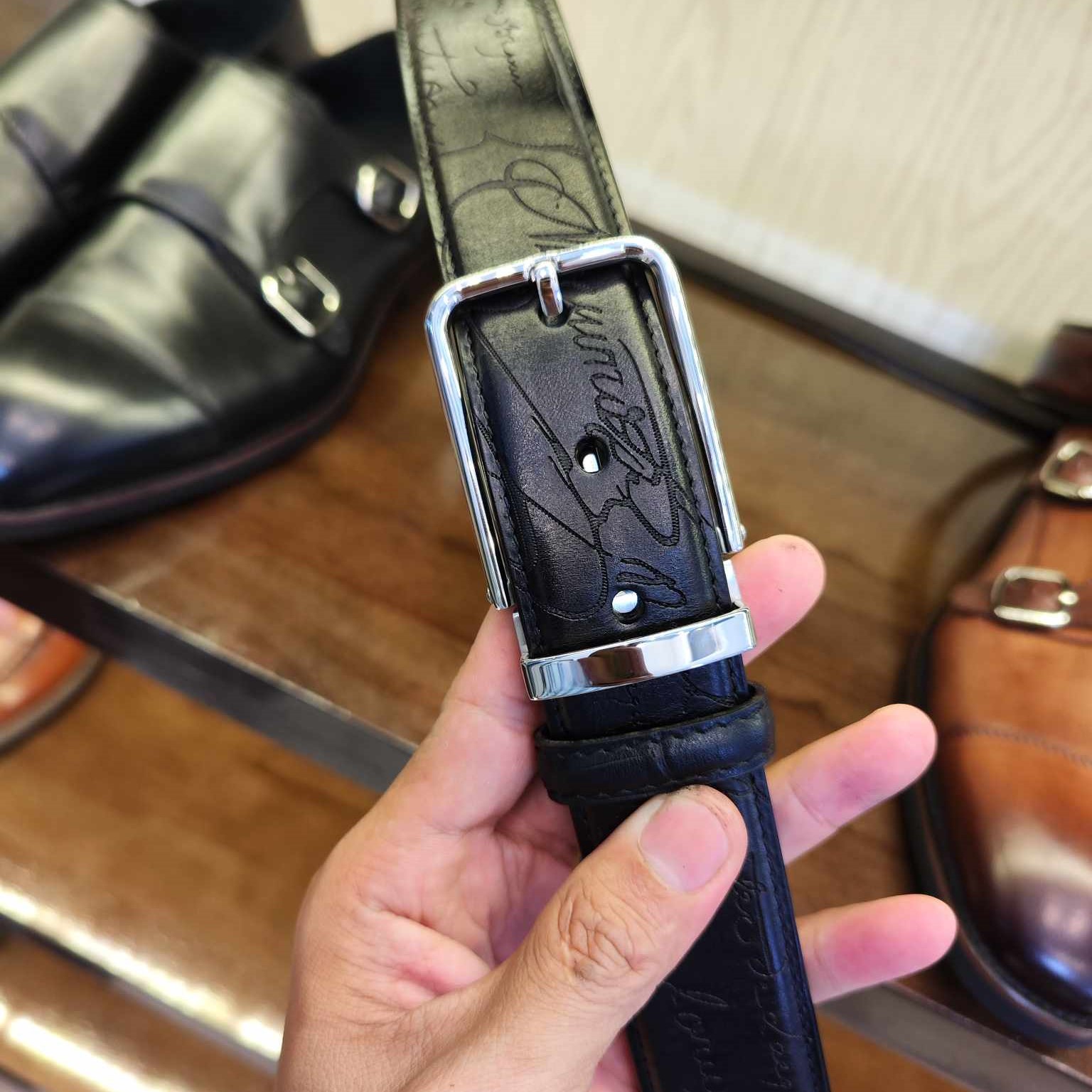 Thắt lưng da bò khắc cổ điển TL03